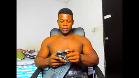 Snapshot of michael_smitht chatting on October 28, 2025, 10:12 pm Michael online show from October 28, 2025, 10:12 pm