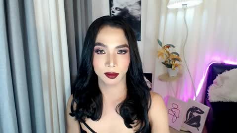 michaelagoddess online show from April 7, 2026, 7:53 am