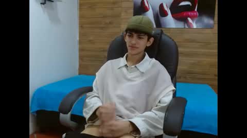 michaelkoiv online show from December 5, 2025, 12:36 pm