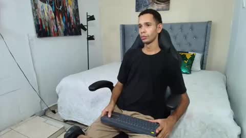 Snapshot of michaell_bellk_ chatting on November 1, 2025, 6:43 pm michaell_bellk_ online show from November 1, 2025, 6:43 pm