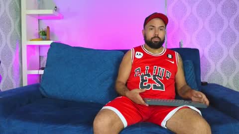 Snapshot of michaell_twink chatting on December 29, 2024, 1:24 am Michaell online show from December 29, 2024, 1:24 am