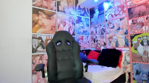 michel_lopez18 online show from February 5, 2025, 11:02 am