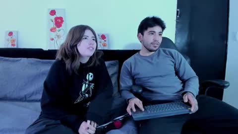 Snapshot of michelandchris chatting on November 27, 2025, 12:29 pm MichelandChris online show from November 27, 2025, 12:29 pm