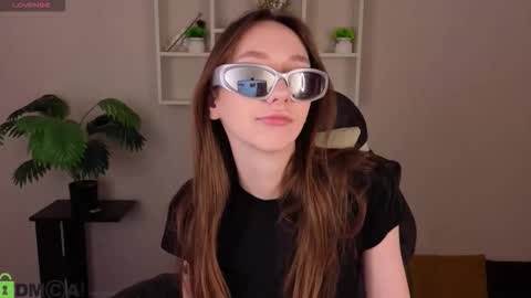 Snapshot of michelle__allen chatting on January 18, 2026, 1:09 am Michelle online show from January 18, 2026, 1:09 am