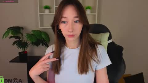 Snapshot of michelle__allen chatting on February 19, 2026, 1:01 am Michelle online show from February 19, 2026, 1:01 am