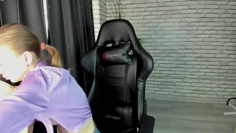 michelle_blond online show from March 9, 2025, 7:01 am