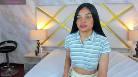 Snapshot of michellebronx chatting on June 11, 2026, 11:52 am michellebronx online show from June 11, 2026, 11:52 am