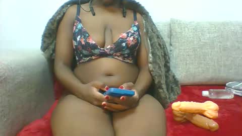 michellevice online show from November 26, 2025, 7:37 pm