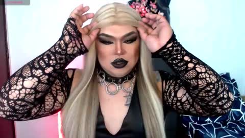 Snapshot of michellevixen921 chatting on November 4, 2025, 6:34 am Michelle online show from November 4, 2025, 6:34 am