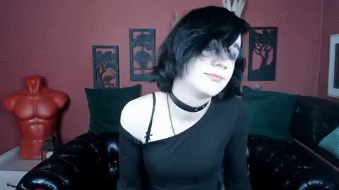 Snapshot of micke_dio chatting on April 21, 2026, 9:04 am Micke online show from April 21, 2026, 9:04 am