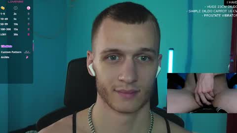 Snapshot of mickey_pict chatting on February 26, 2025, 6:15 am Mickey online show from February 26, 2025, 6:15 am