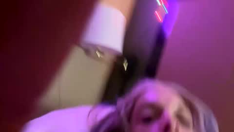 Snapshot of mickisofine chatting on December 10, 2024, 4:38 pm mickisofine online show from December 10, 2024, 4:38 pm