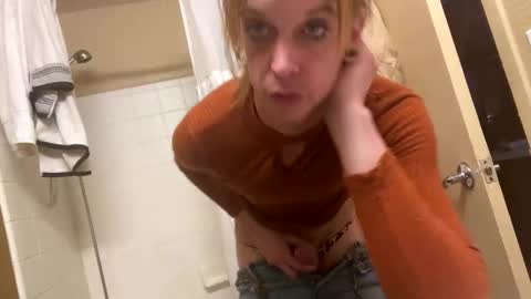 Snapshot of mickisofine chatting on January 2, 2025, 11:49 pm mickisofine online show from January 2, 2025, 11:49 pm