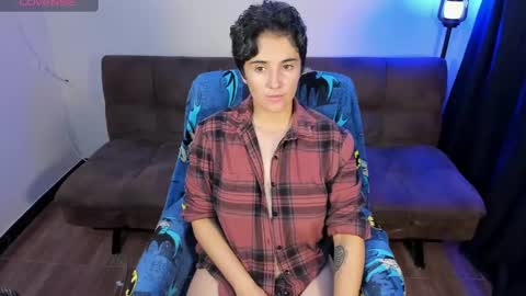 Snapshot of midnight07_ chatting on February 14, 2025, 4:15 am Blue online show from February 14, 2025, 4:15 am