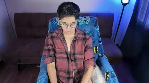 Blue online show from March 18, 2026, 3:37 pm