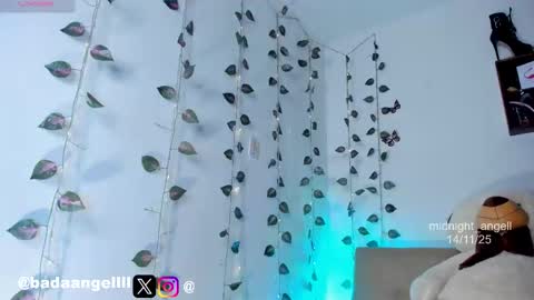 Snapshot of midnight_angell chatting on November 15, 2025, 12:08 am online show from November 15, 2025, 12:08 am