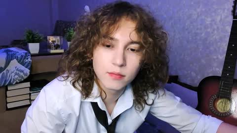 Snapshot of midnight_answer chatting on December 9, 2024, 4:58 pm Max online show from December 9, 2024, 4:58 pm