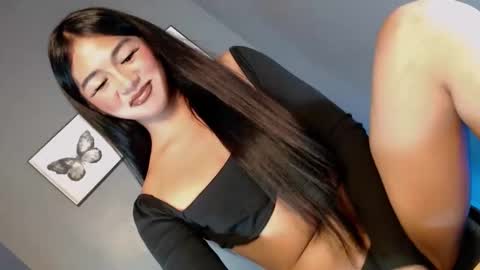 Snapshot of midnightdesire28 chatting on May 6, 2026, 1:27 pm Call me Yhana online show from May 6, 2026, 1:27 pm