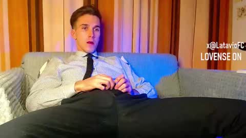 Snapshot of midnighter__ chatting on November 22, 2025, 12:53 am Alexey or just Alex online show from November 22, 2025, 12:53 am