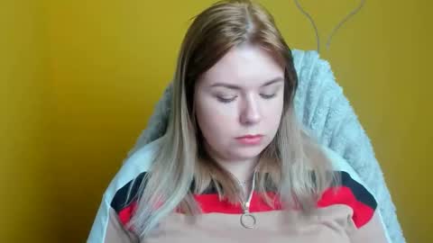 Mariana online show from November 29, 2025, 12:19 pm