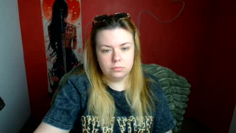 Snapshot of midnightmariana chatting on June 18, 2026, 5:19 am Mariana online show from June 18, 2026, 5:19 am