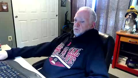 Snapshot of midwestdad09 chatting on April 22, 2026, 8:21 pm midwestdad09 online show from April 22, 2026, 8:21 pm