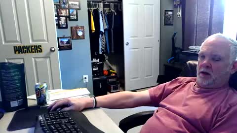 Snapshot of midwestdad09 chatting on May 2, 2026, 6:46 pm midwestdad09 online show from May 2, 2026, 6:46 pm