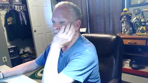 Snapshot of midwestdad09 chatting on May 10, 2026, 10:48 pm midwestdad09 online show from May 10, 2026, 10:48 pm