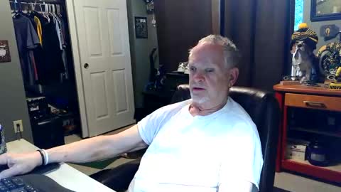 Snapshot of midwestdad09 chatting on May 16, 2026, 12:48 pm midwestdad09 online show from May 16, 2026, 12:48 pm