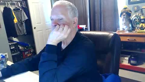 Snapshot of midwestdad09 chatting on May 22, 2026, 2:22 pm midwestdad09 online show from May 22, 2026, 2:22 pm