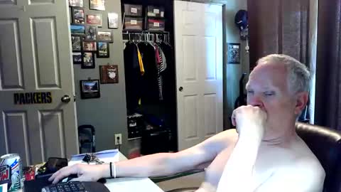 Snapshot of midwestdad09 chatting on May 26, 2026, 5:31 pm midwestdad09 online show from May 26, 2026, 5:31 pm