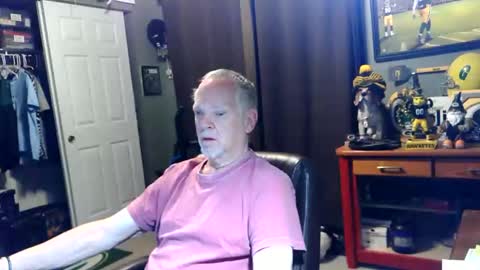 Snapshot of midwestdad09 chatting on May 30, 2026, 8:33 am midwestdad09 online show from May 30, 2026, 8:33 am