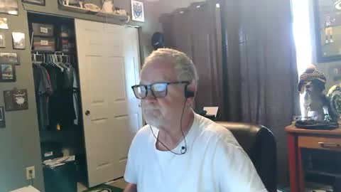 Snapshot of midwestdad09 chatting on May 31, 2026, 6:53 pm midwestdad09 online show from May 31, 2026, 6:53 pm
