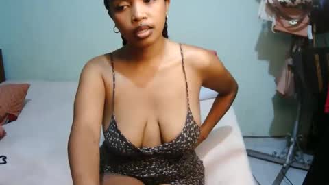 miel_07 online show from April 16, 2026, 8:31 pm