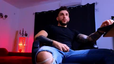 MightyAaron online show from November 9, 2025, 5:50 am