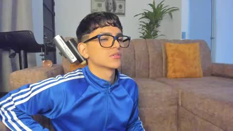 miguel_turqueza online show from May 24, 2026, 8:41 am