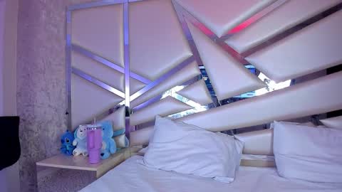 MIA 3 online show from December 3, 2025, 3:03 am