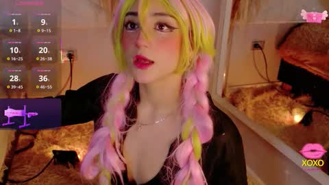   online show from December 4, 2025, 12:25 pm