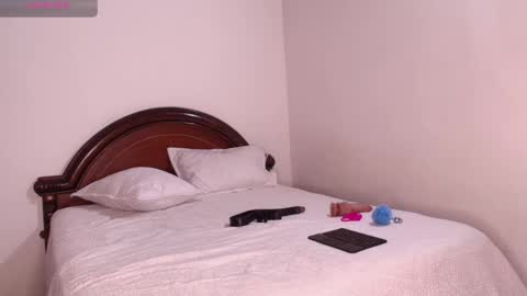 miia_monroy online show from April 11, 2026, 11:53 pm