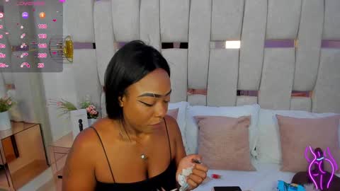 Snapshot of miia_schwarz chatting on January 18, 2025, 8:19 pm Miia Schwarz online show from January 18, 2025, 8:19 pm