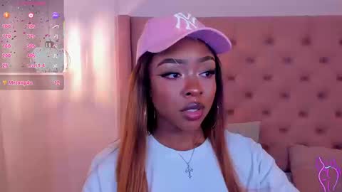 Snapshot of miia_schwarz chatting on September 20, 2025, 1:17 am Miia Schwarz online show from September 20, 2025, 1:17 am