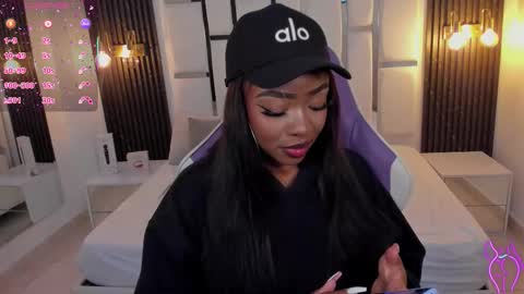 Snapshot of miia_schwarz chatting on October 10, 2025, 1:54 pm Miia Schwarz online show from October 10, 2025, 1:54 pm