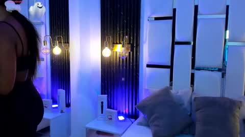 Snapshot of miia_schwarz chatting on October 28, 2025, 10:01 pm Miia Schwarz online show from October 28, 2025, 10:01 pm