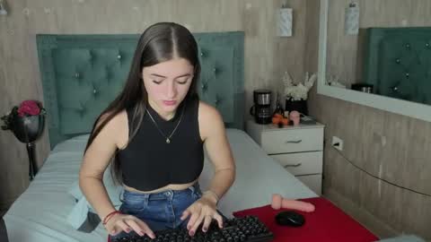 Snapshot of miia_velvett chatting on June 1, 2026, 4:52 pm miia_velvett online show from June 1, 2026, 4:52 pm