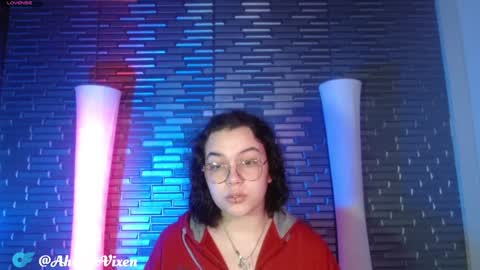 Snapshot of miia_zarate chatting on December 26, 2024, 9:15 pm Ma -  online show from December 26, 2024, 9:15 pm