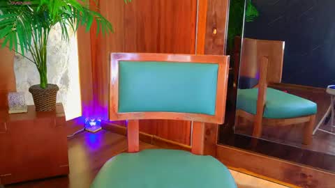  CALL ME MIA  online show from April 13, 2026, 4:01 pm