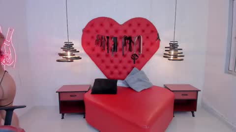 Miiaa Foxyy  online show from October 16, 2025, 3:51 am
