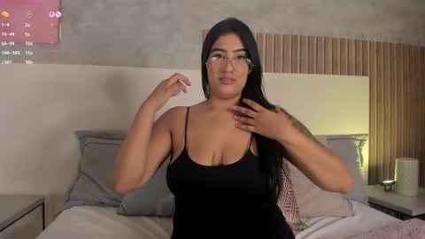 MIAH PARKER online show from December 1, 2025, 2:11 pm