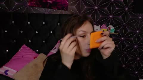 miis_beellaa online show from June 11, 2026, 12:58 pm
