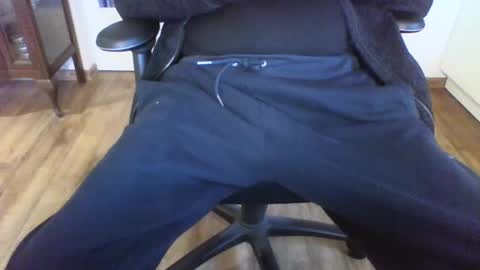 Snapshot of mik116 chatting on February 10, 2025, 2:59 pm mik online show from February 10, 2025, 2:59 pm